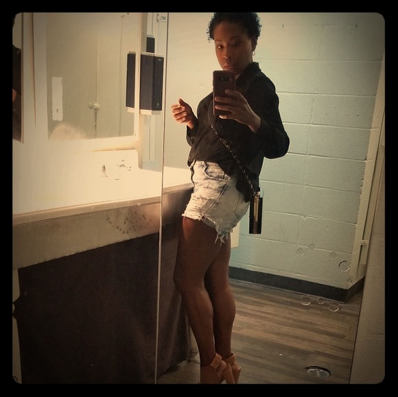 Meet your Posher, Shannon - Picture 1 of 2